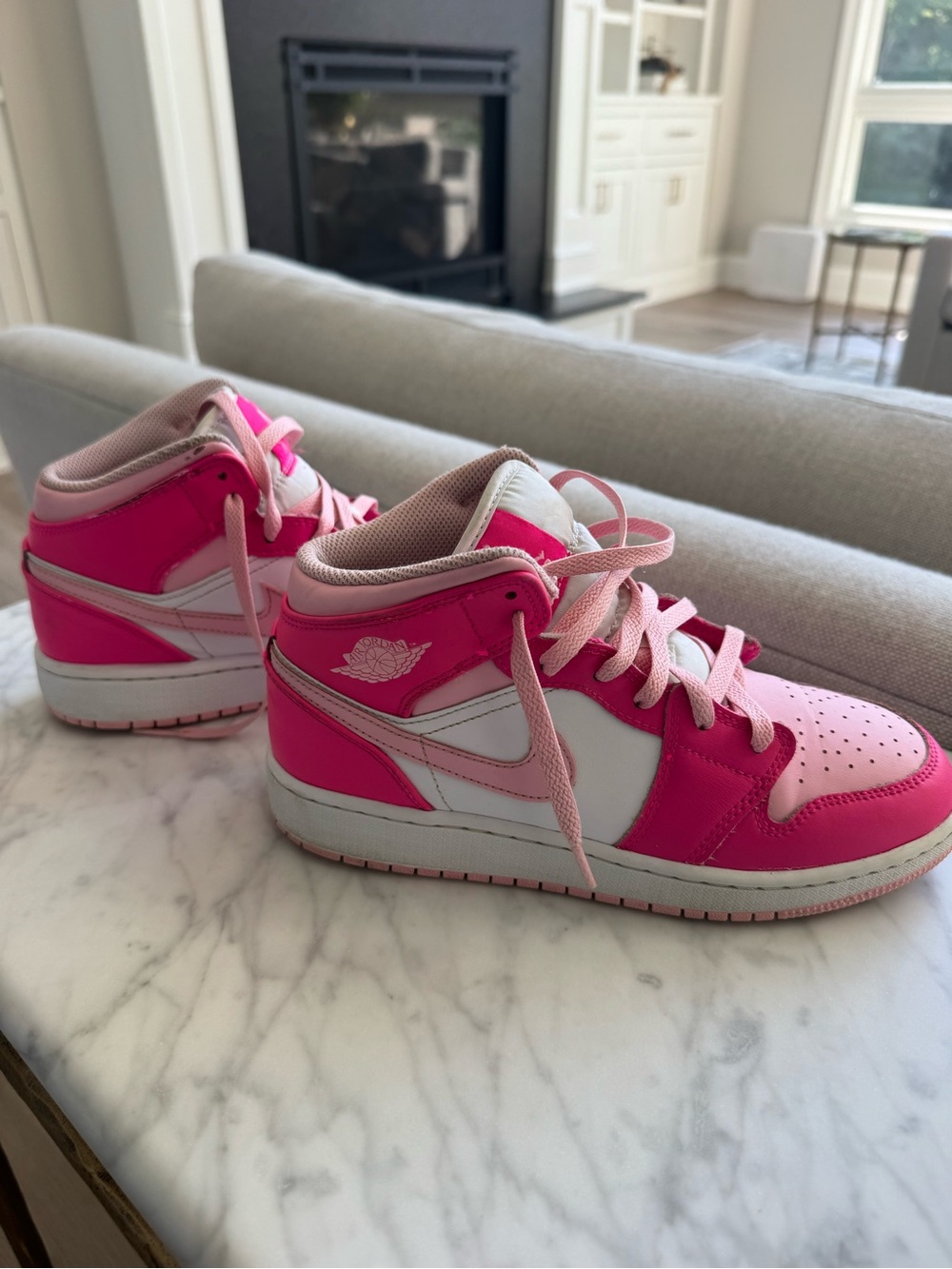 Kids High-Top Sneakers in Pink and White - Classic Sport Style